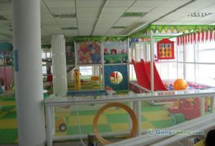 专业定制与无忧安装 打造安全有趣的儿童淘气堡乐园